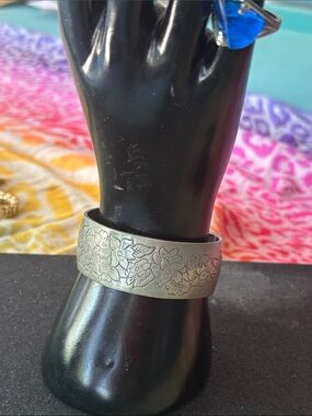 Vintage flower engraved cuff bracelet